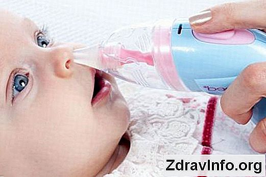 Як почистити ніс новонародженому від соплів: популярні методи