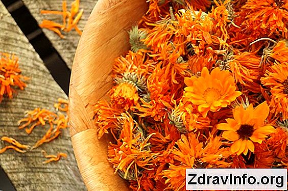 Czy Mog臋 Dryblowa膰 Spirytus Kamforowy W Uchu? Zastosowanie spirytus kamforowy do leczenia uszu, proste recepty