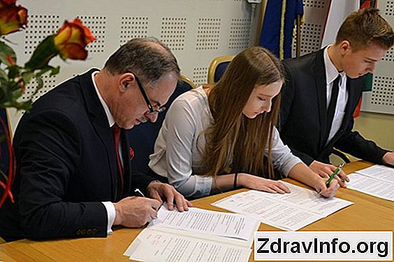 Prz贸d: Leczenie 艢rodk贸w Ludowej (Wdychanie) I Homeopatii W Domu Przednia i jej leczenie jest dost臋pne 艣rodki folk